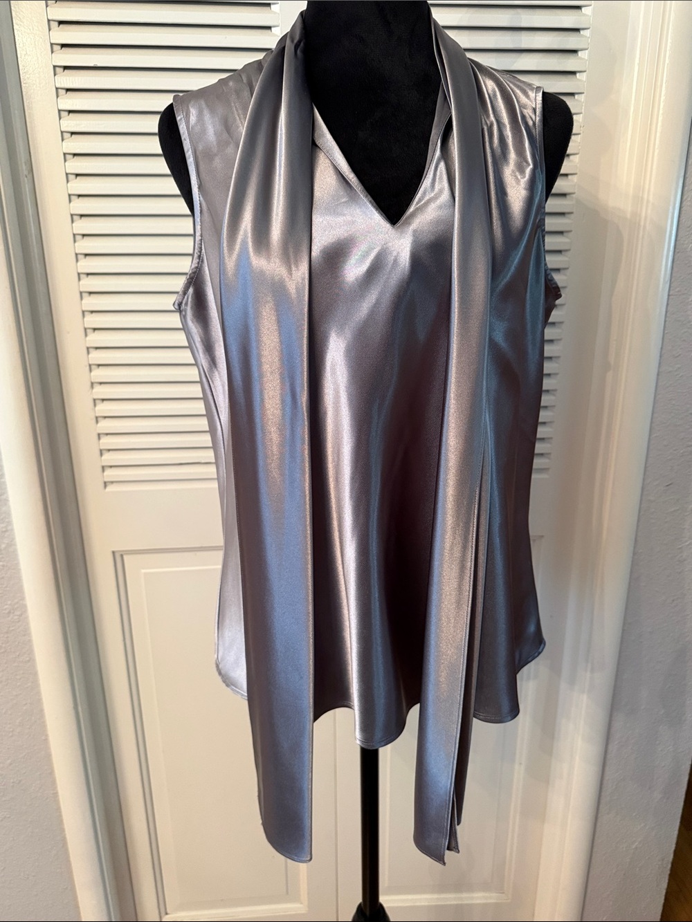 Nine West Silver Satin V-Neck Sleeveless Top with Scarf Tie